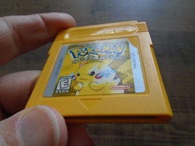 Nintendo GBC CGB-001 AP w/ Pokemon Blue & Yellow games, game boy color USA