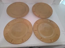 Set 4 Pre Owned Debbie Segura Sorento Wheat Gold Dinner Plates
