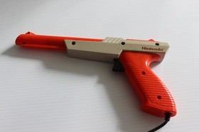 1985 Nintendo NES Zapper Orange Duck Hunt Gun Authentic NES-005 Tested