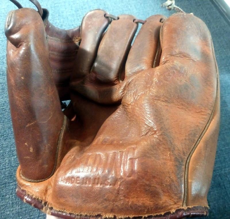 Phil "Scooter" RIZZUTO Spalding 1161 RHT BASEBALL GLOVE Made in USA