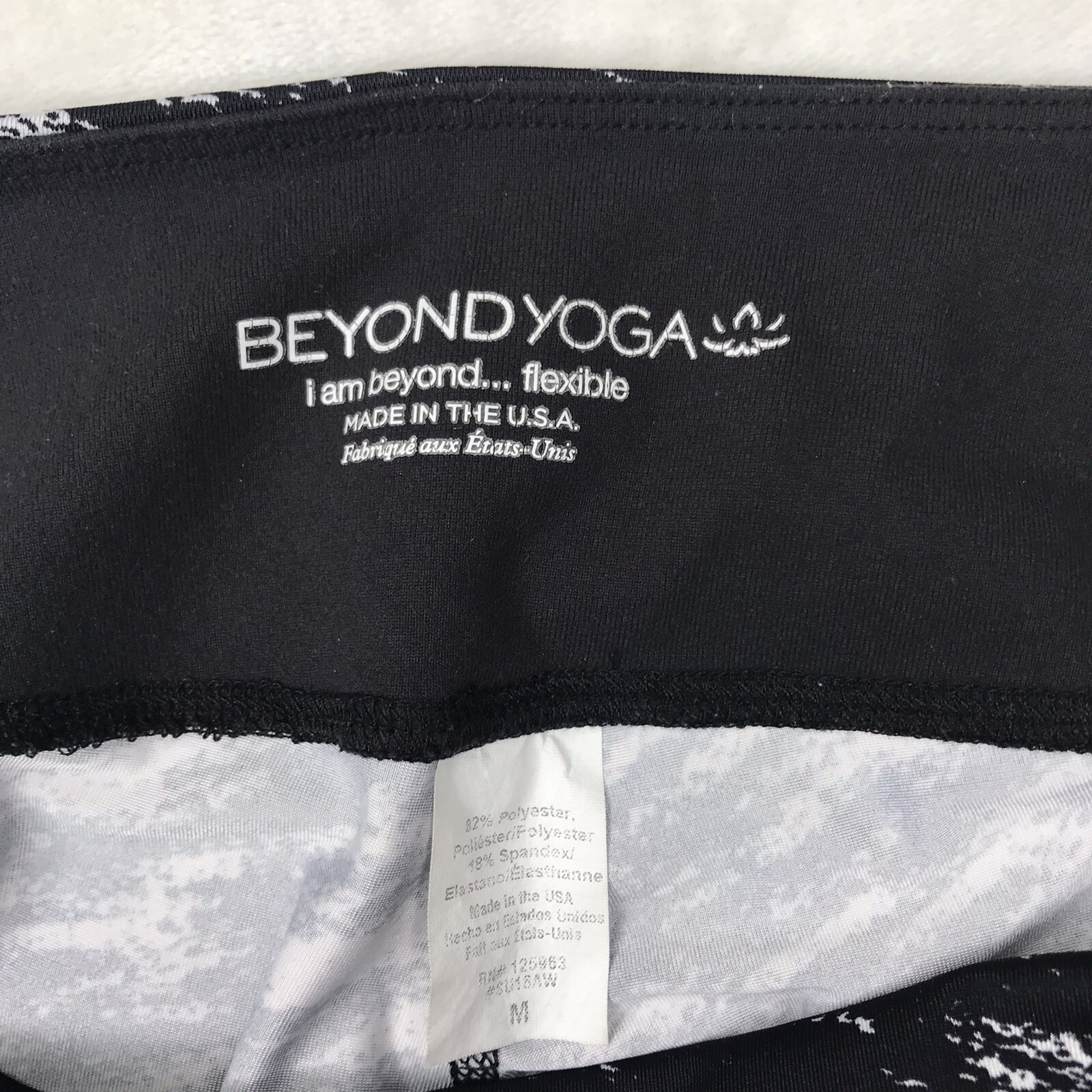 Beyond Yoga Black And White Cropped Leggings Size Med… Gem