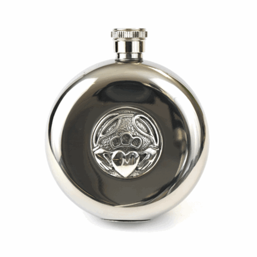 5oz Pocket Hip Flask With Polished Finish Irish Claddagh Detail With Tot Cups - Picture 1 of 2