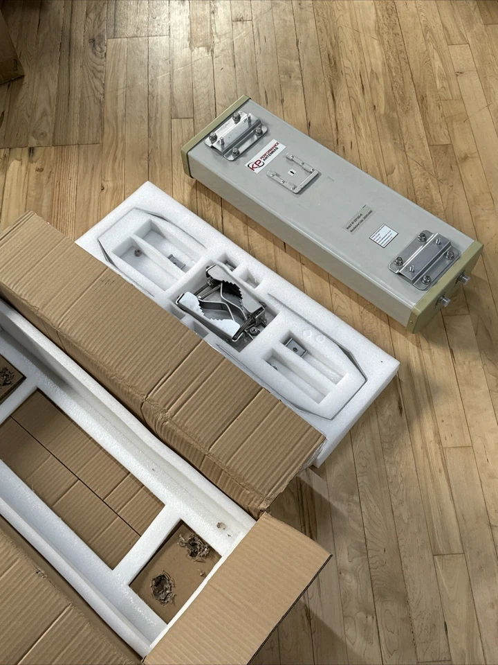 KP Performance 3 GHz 120 Degree ±45 Degrees Slant 14.5dBi (Designed for LTE) - Image 2 of 4