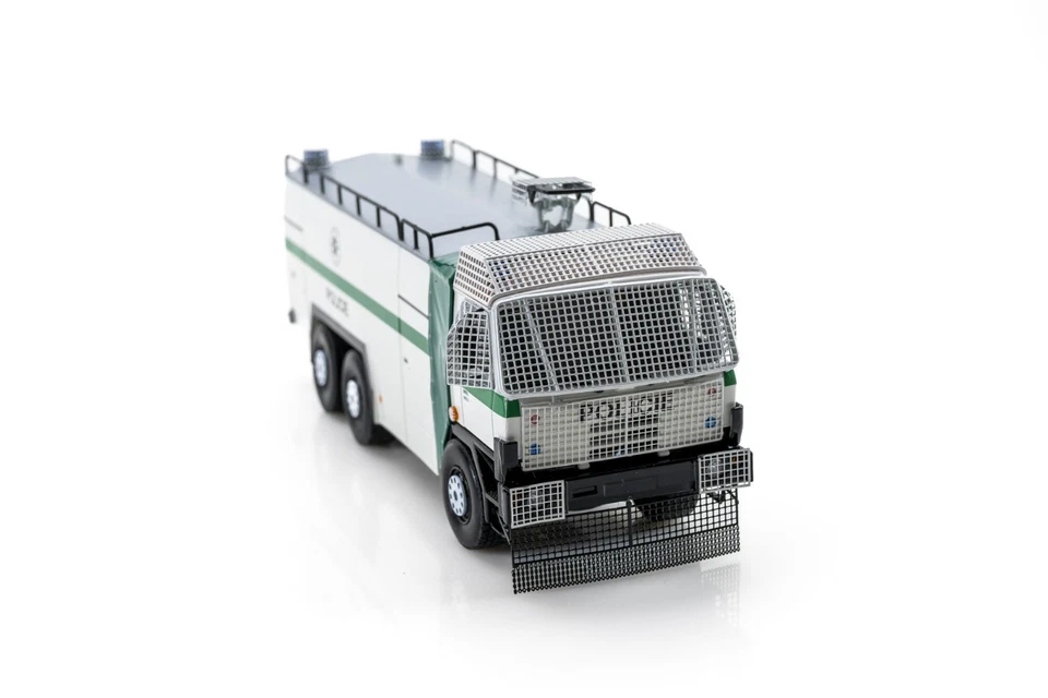 TATRA 815 CAS 32 T - POLICÍA - RARO - 1:43 Foto 3 de 4