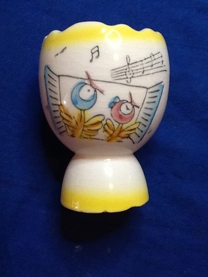 VINTAGE EGG CUP SINGING CHICKS 1950'S JAPAN TINY CHIPS ON EDGE 032126B
