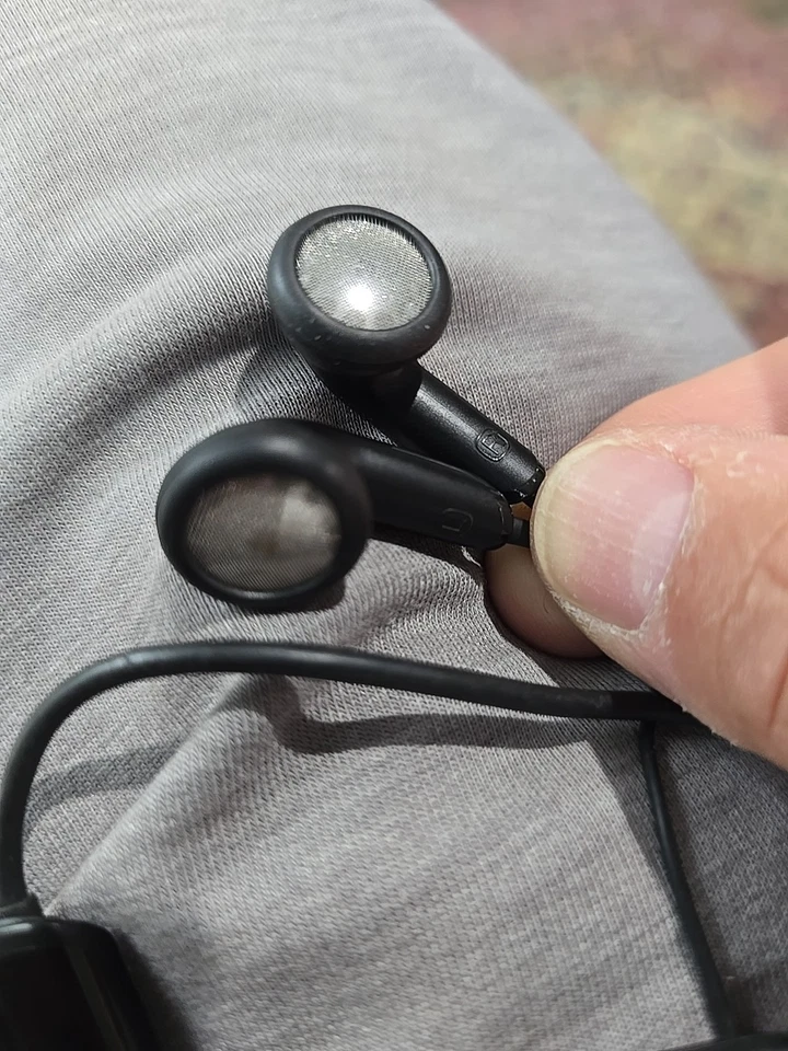 OEM HTC S200 Stereo Hands-Free Headset for HTC Touch Pro - Image 2 of 3