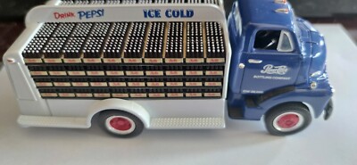 GMC Bottler's Truck PEPSI Ice Cold Bj 1952 FIRST GEAR 1:34 Originalverpackung
