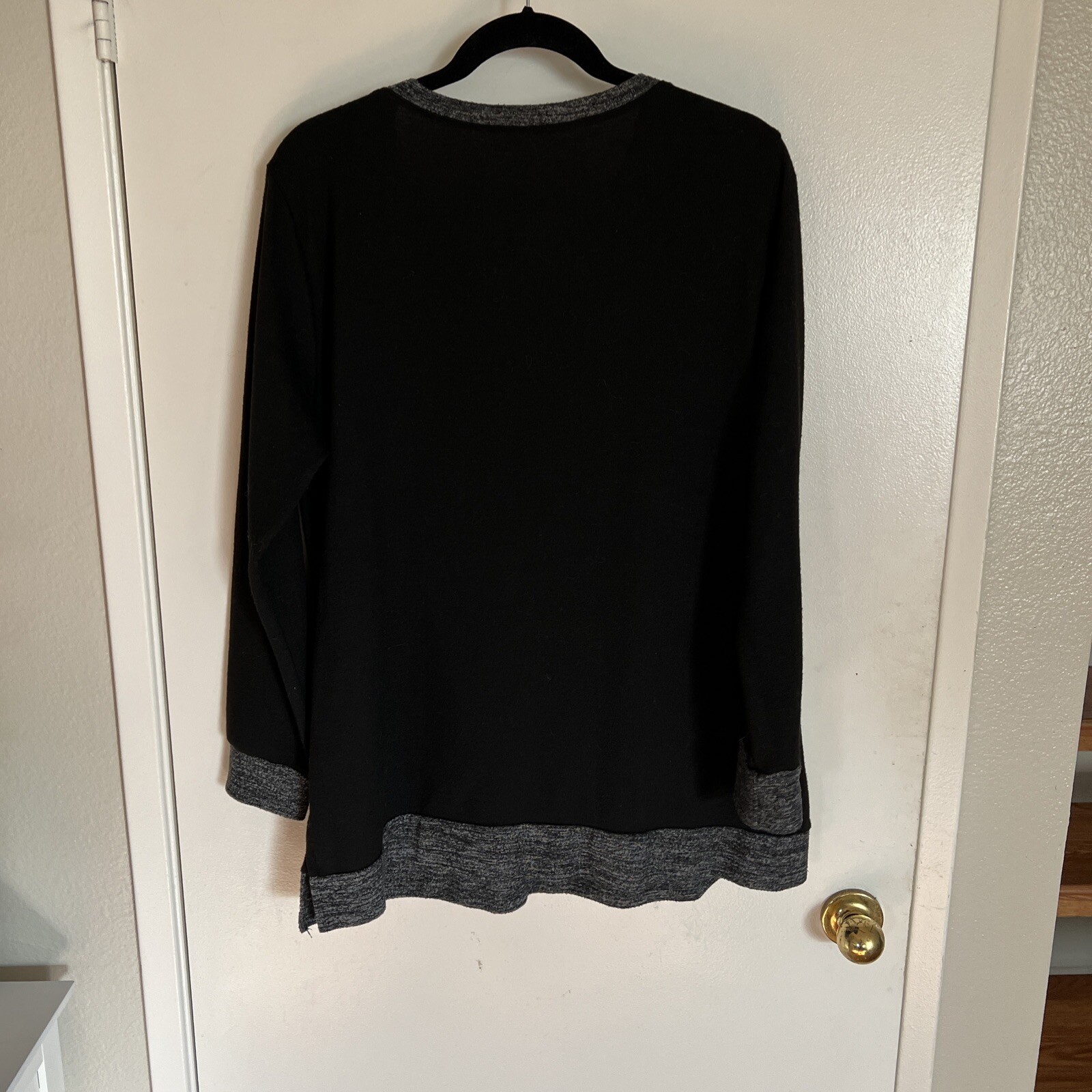 Amazon essentials black long sleeve thin knit pul… - image 3