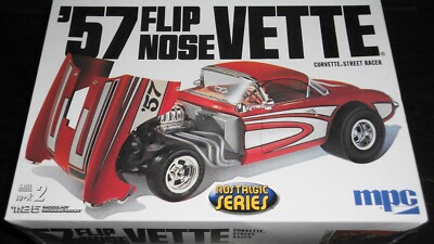 MPC NOSTALGIC SERIES '57 FLIP NOSE VETTE 1:25 sealed