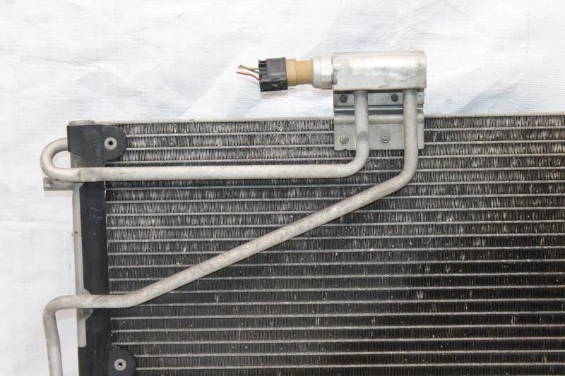 Mercedes C55 W203 2005 sedán #295 condensador de aire acondicionado Foto 4 de 4