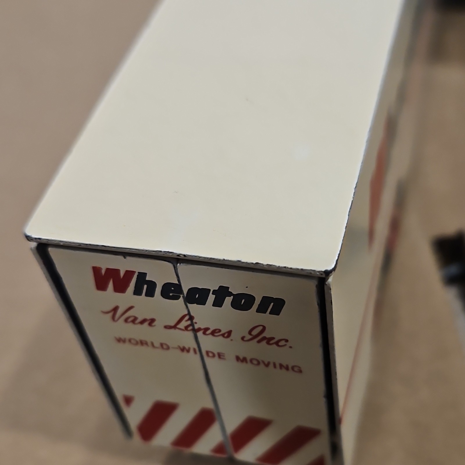 Wheaton Van Lines Inc. Diecast Tractor Trailer Semi White Yellow Red thumbnail 2