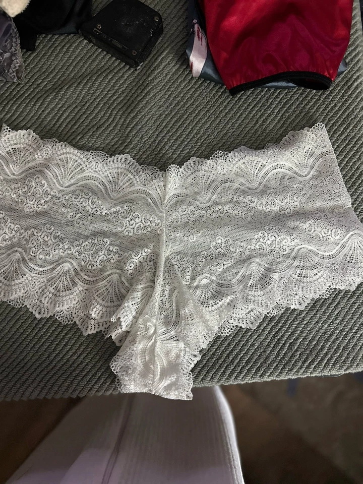 NUEVO SIN ETIQUETAS - Blanco, Encaje Floral, Festoneado, Talla XXL Foto 2 de 3