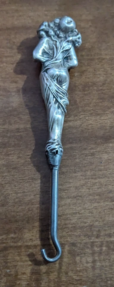 Antiguo gancho de botón para zapatos con mango de plata esterlina con flores Art Nouveau para mujer Foto 3 de 4