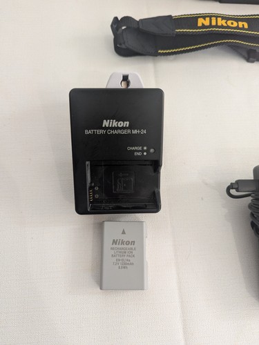 Nikon D5600 24.2 MP Digital SLR Camera kit with 18-55mm Lens and extra batteries - Picture 13 of 19