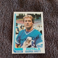 1982 Topps George Brett Kansas City Royals Base #200 & In Action #201 Cards