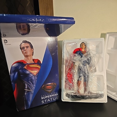 Gentle Giant Studios Man of Steel Superman 1/6 Scale Statue DC Comics