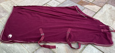 EPIC EQUESTRIAN - THE BIG HORSE SHOP burgundy fleece rug 7