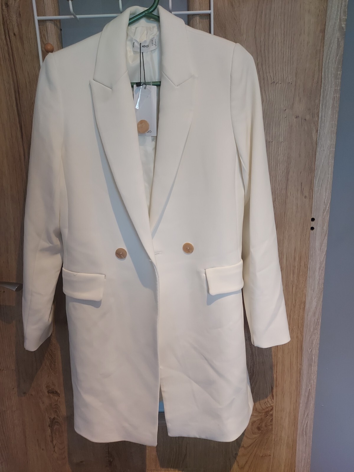 Picture 4 of 12