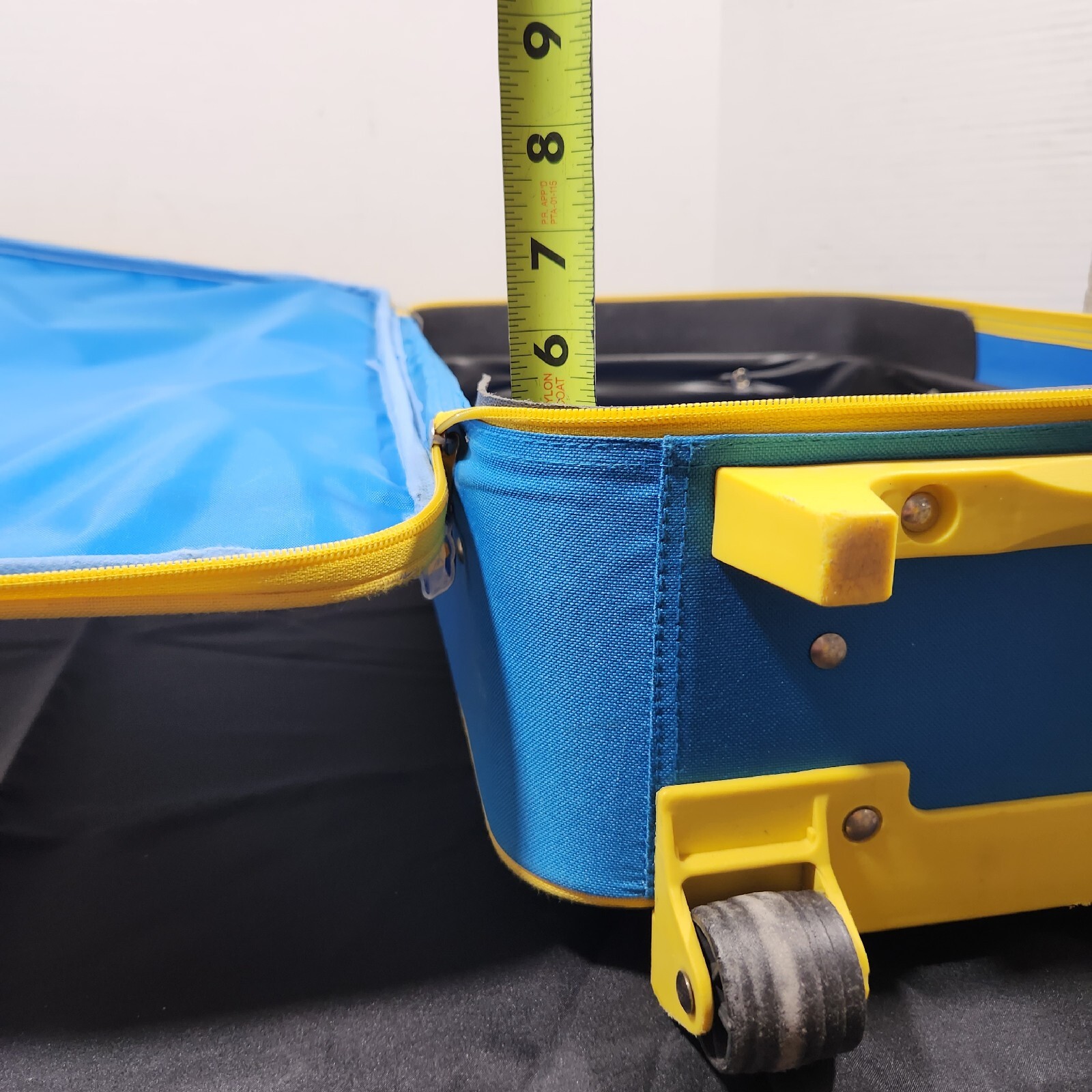 Disney Pixar WallE Childrens Luggage Rolling Suitcase Bag w Pullout