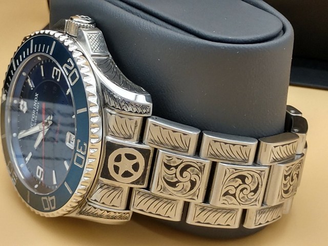 victorinox maverick mechanical watch