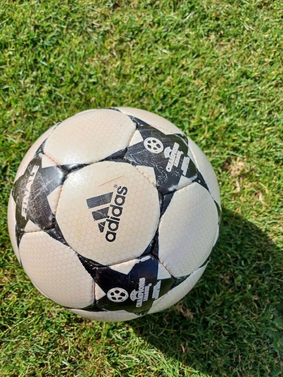 adidas UEFA Champions League 2002-2003 Finale Official Match Ball Football