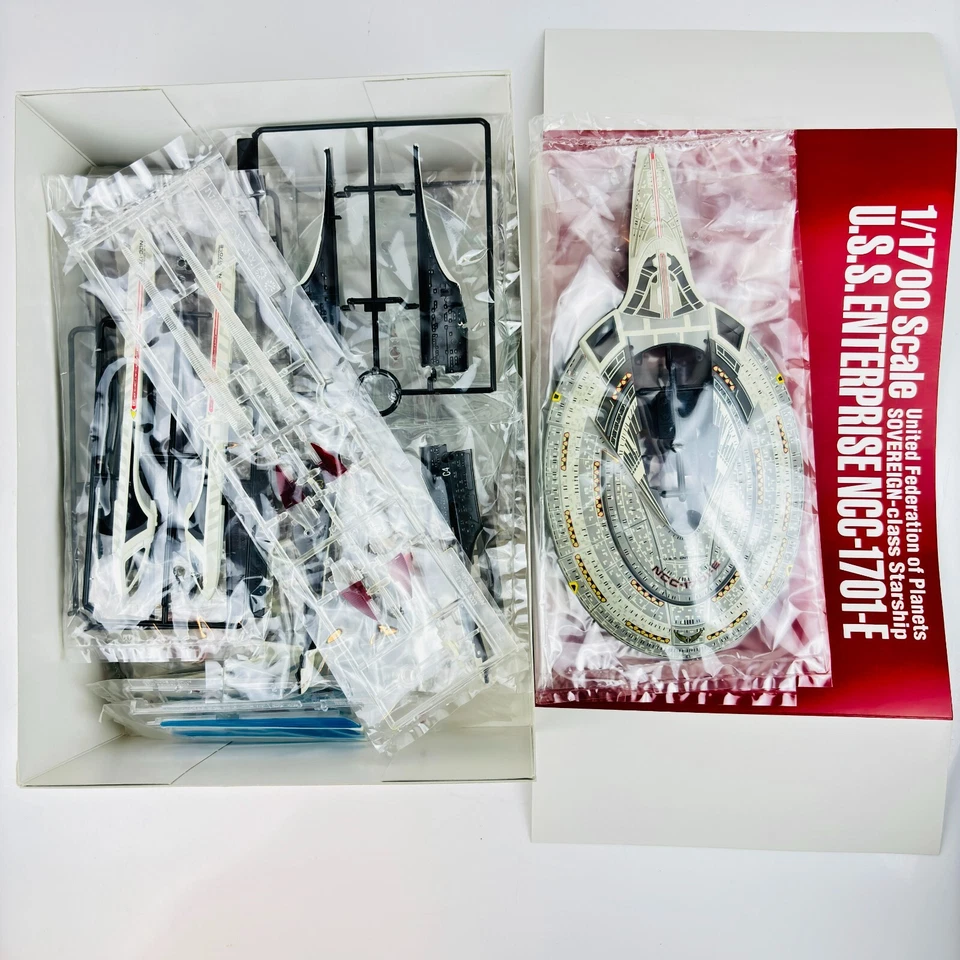 Bandai Star Trek escala 1/1700 EE. UU. Kit modelo plástico Enterprise NCC-1701-E Foto 2 de 4