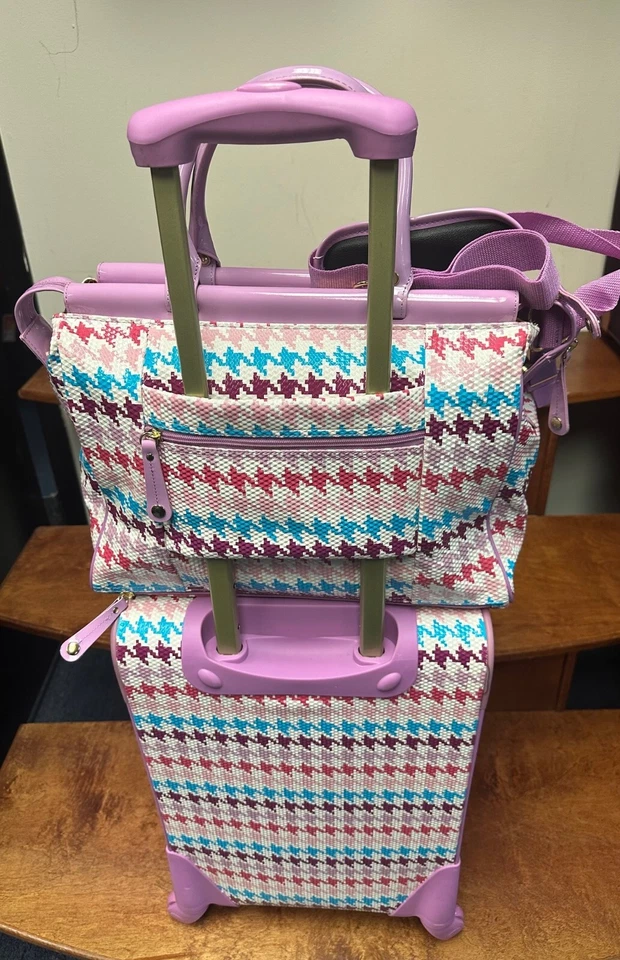 NEW SAMANTHA BROWN HOUNDSTOOTH 2 PIECE SET 20"/TOTE SPRING MULTI COLOR SPINNER - Image 3 of 4