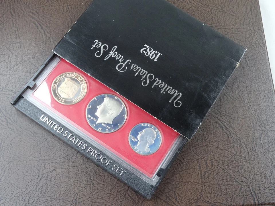 1982-S US Mint Proof Set 5 Coin Set OGP Original Government Packaging - Image 4 of 4