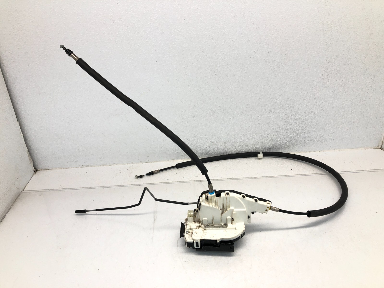 2017-2020 MASERATI LEVANTE RIGHT PASSENGER FRONT LOCK LATCH ACTUATOR OEM