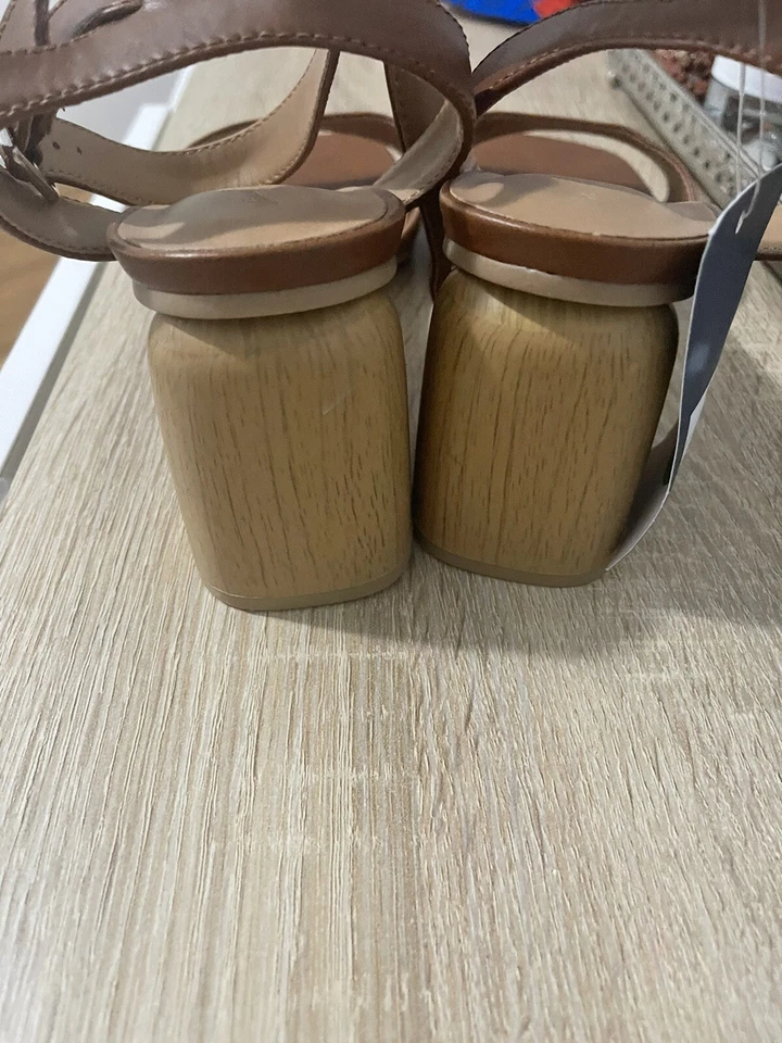 sandals women size 10 - Image 3 of 4