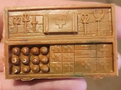 Vintage 1960 MARX Iwo Jima Battleground Tan Medics First Aid Box Green Swirl