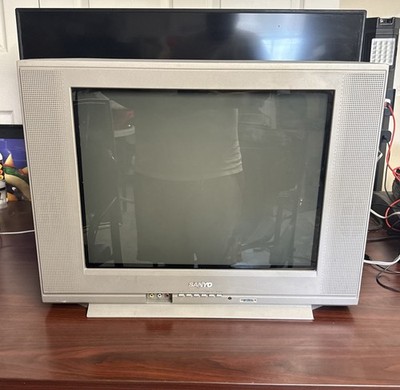 Vintage 2005 Sanyo Flat Screen 20'' TV for Retro Gaming | DS20425 Tested