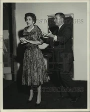 1960 Press Photo Lois Winter Thibaut & Lew Harris, Le Petit Theater - nop33715