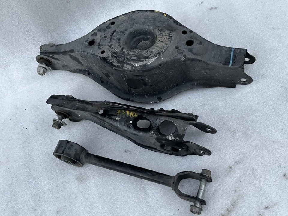 2017 NISSAN PATHFINDER LEFT DRIVER SIDE REAR LOWER CONTROL ARMS 3 PIECES - Image 2 of 2