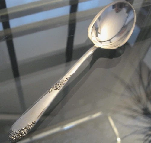 LUNT Sterling Silver 6" Sugar Spoon Sweetheart Rose Pattern  29g No Mono Exc.