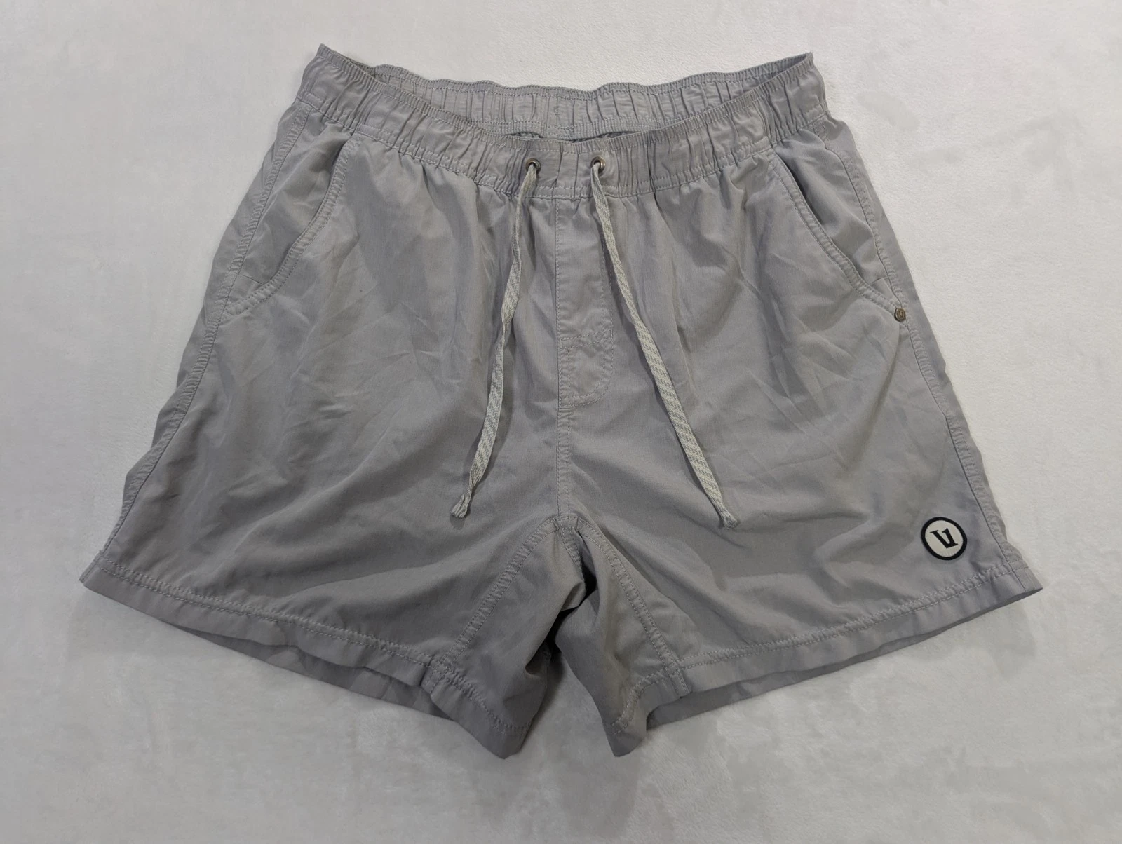 Vuori Kore Shorts Mens Large Gray Lined Athletic Gym Performance Athleisure