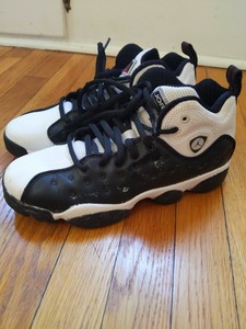 tênis preto e branco