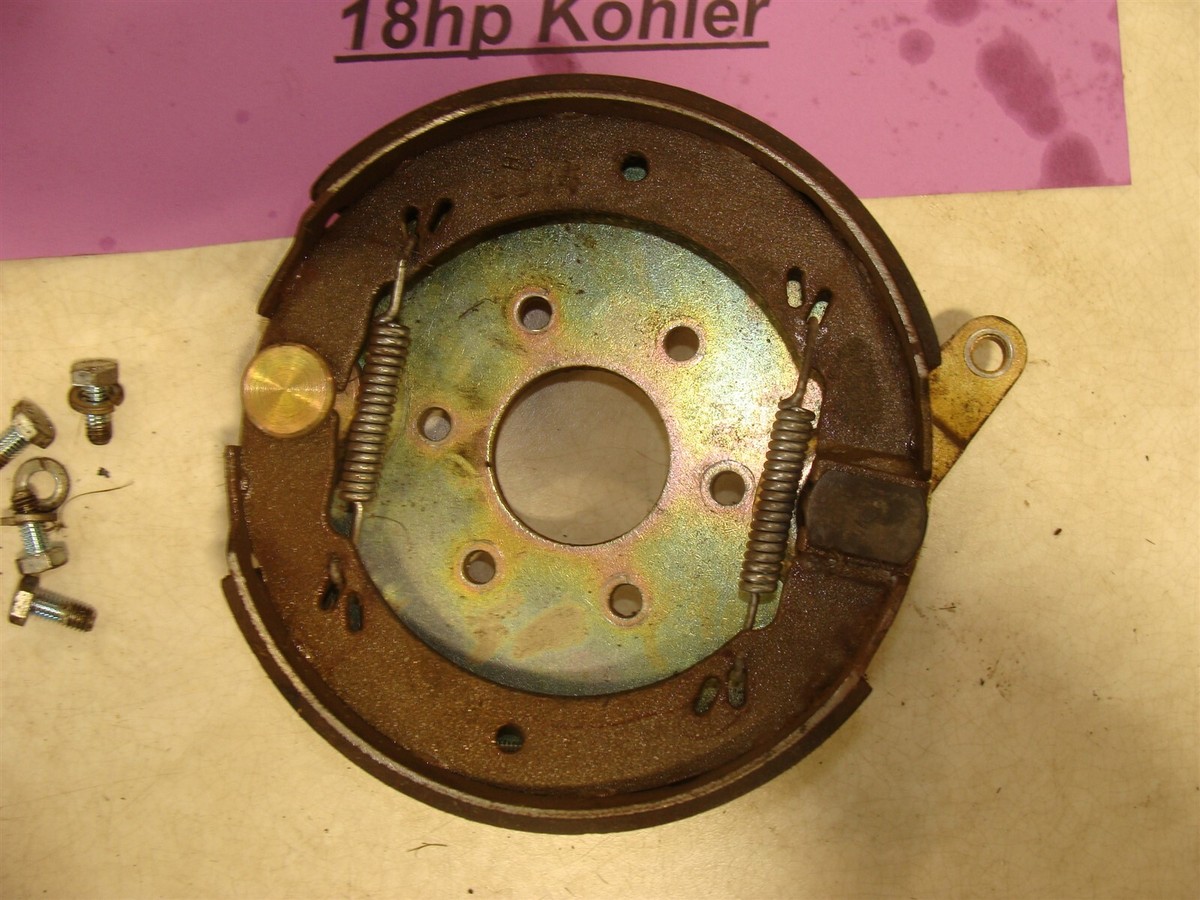 Simplicity zero turn 2690082 18hp ZT rear parking brake hub panel