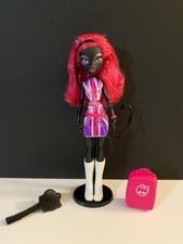 poupeé monster high catty noir