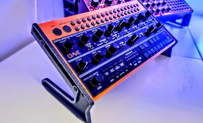 Behringer Crave Or Edge Stand, PLA / Carbon Fiber, Dark Grey