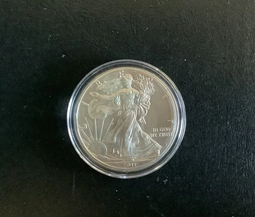 2011 American Silver Eagle 1 Troy Oz. .999 Fine Silver One Dollar