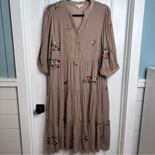 Fig  Flower Floral Embroidered Bohemian Tiered Midi Dress. Size Medium. NWT.