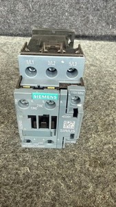 SIEMENS 3RT2027-1AK60 Sirius 3 Pole 32 AMP 120 Volt AC Contactor
