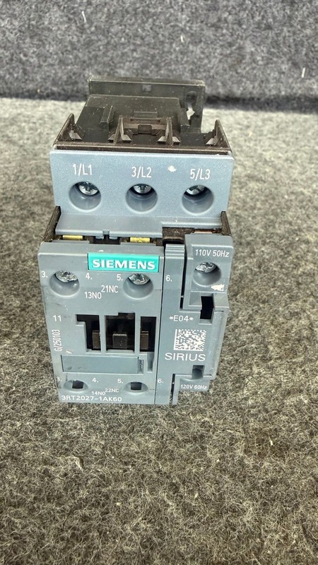 SIEMENS 3RT2027-1AK60 Sirius 3 Pole 32 AMP 120 Volt AC Contactor