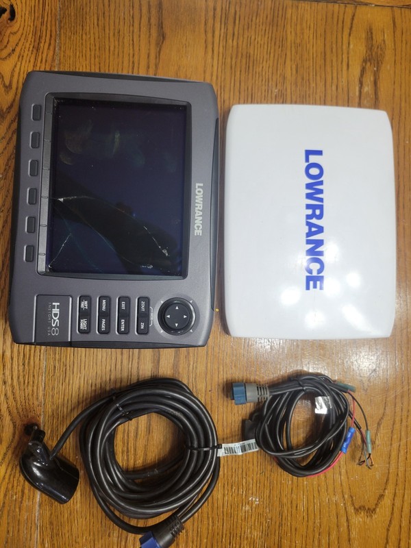 Lowrance HDS 8 Gen 2 LAKE INSIGHT CRACKED SCREEN