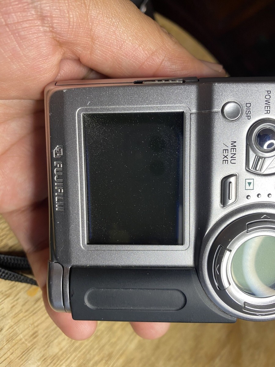 FUJIFILM Fuji FinePix 4700z Compact Digital Camera Silver TESTED