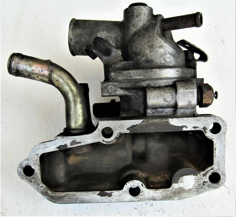 Isuzu Engine 4JG2-T 3,1L Diesel Thermostat Housing used  - Image 4 of 4