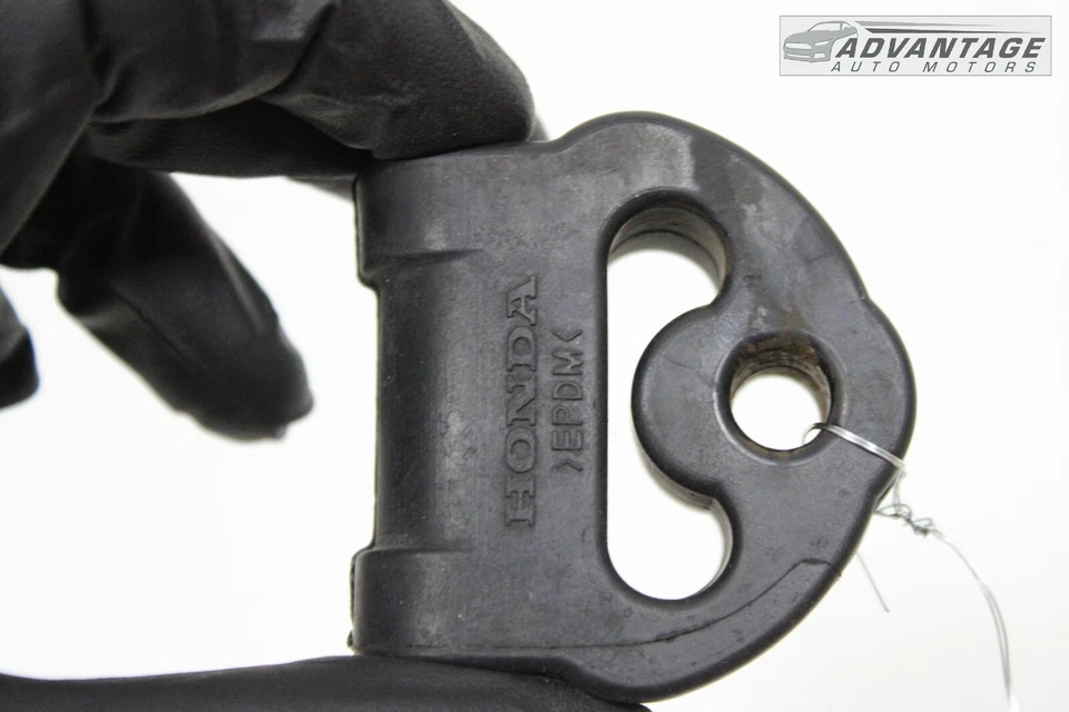 Honda HR-V 2016-2020 Touring tubo de escape trasero derecho suspensión aislante OEM Foto 4 de 4