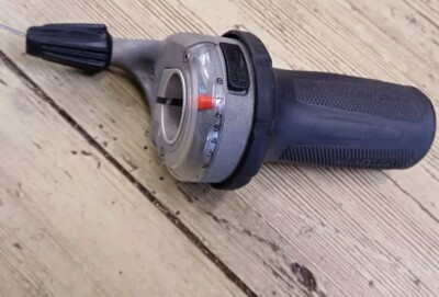 SRAM Attack 8 Speed RH Twist 2/3 Grip Shifter. Neu. 1:2 Zug Shimano kompatibel