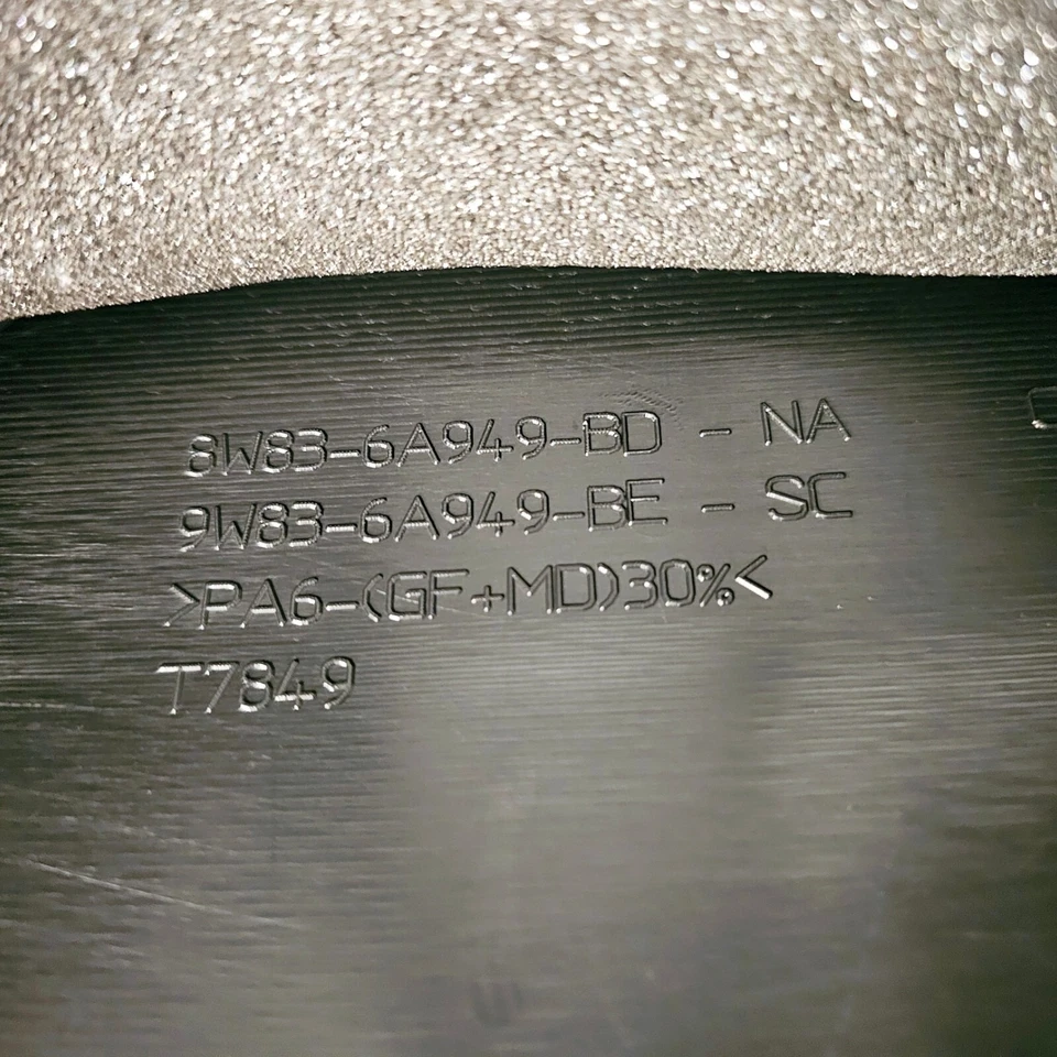 JAGUAR F TYPE X152 2017 - 2024 PETROL ENGINE COVER TOP LID 8W83-6A949-BD - Image 3 of 4